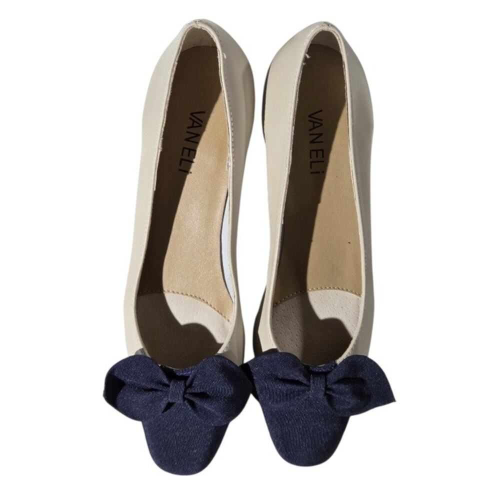 VANELi Favor Ballet Flats Bone Cream Navy Blue Bow Cap Toe Leather Size 7. 5 SS
